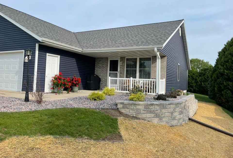 Landscaping Expert — Rosendale, WI — Country Touch Lawn Care