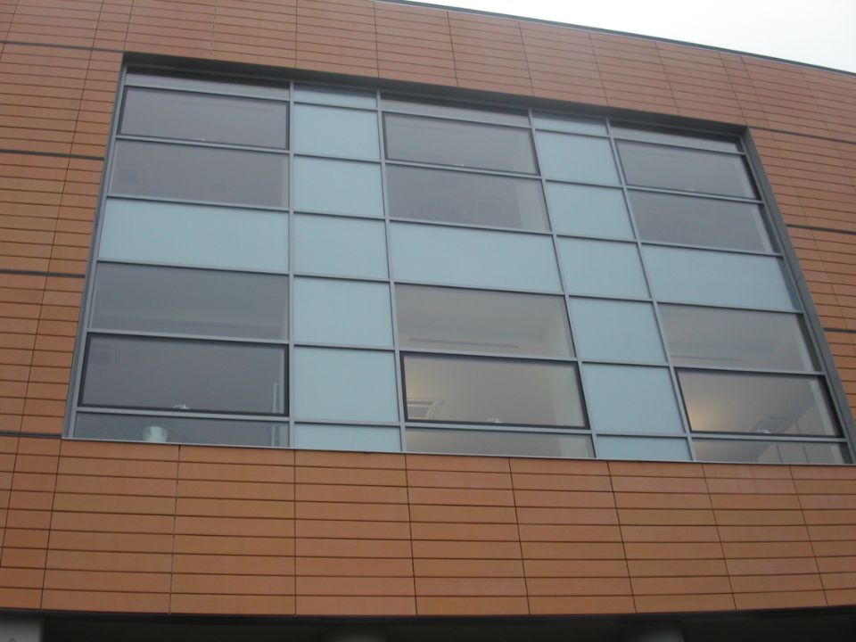 dettaglio palazzo a vetri