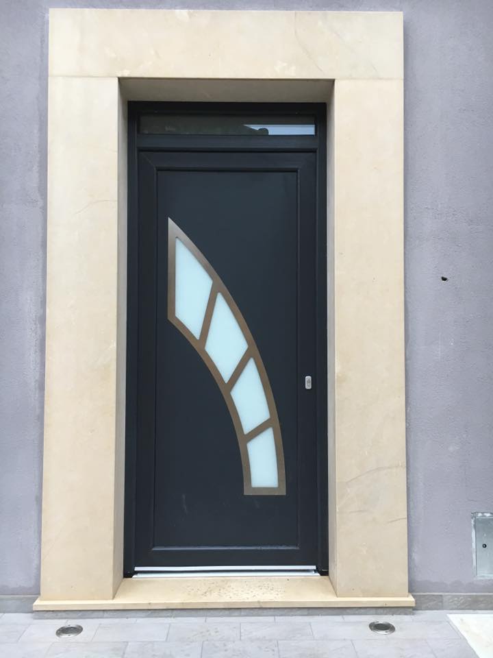 portoncino di ingresso con specchio