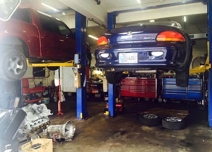 Lloyd's Automotive Gallery Image