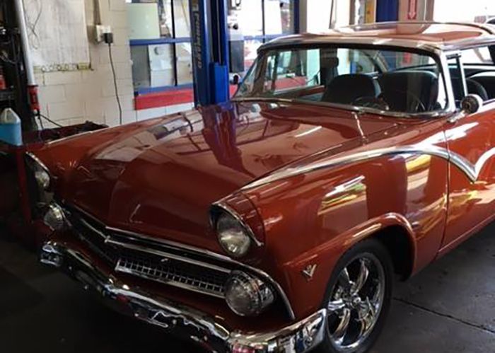 Lloyd's Automotive Gallery Image