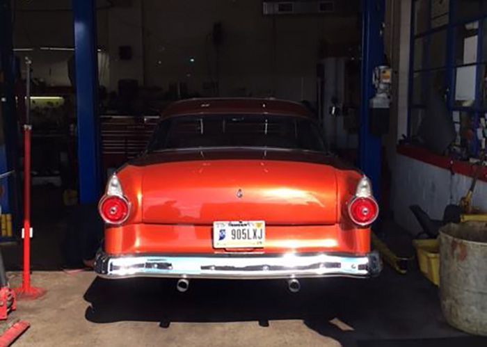 Lloyd's Automotive Gallery Image