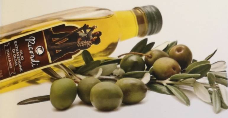 bottiglia di olio extra vergine d'oliva