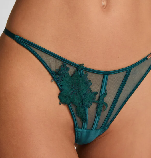 String groen gedragen