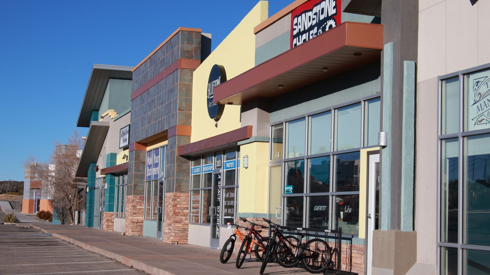 Sandstone Cycle bike shop store front located in Farmington New Mexico
