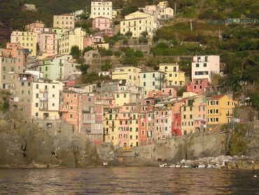 As aldeias coloridas de Cinque Terre, um passeio de um dia a partir do Agriturismo I Pitti.