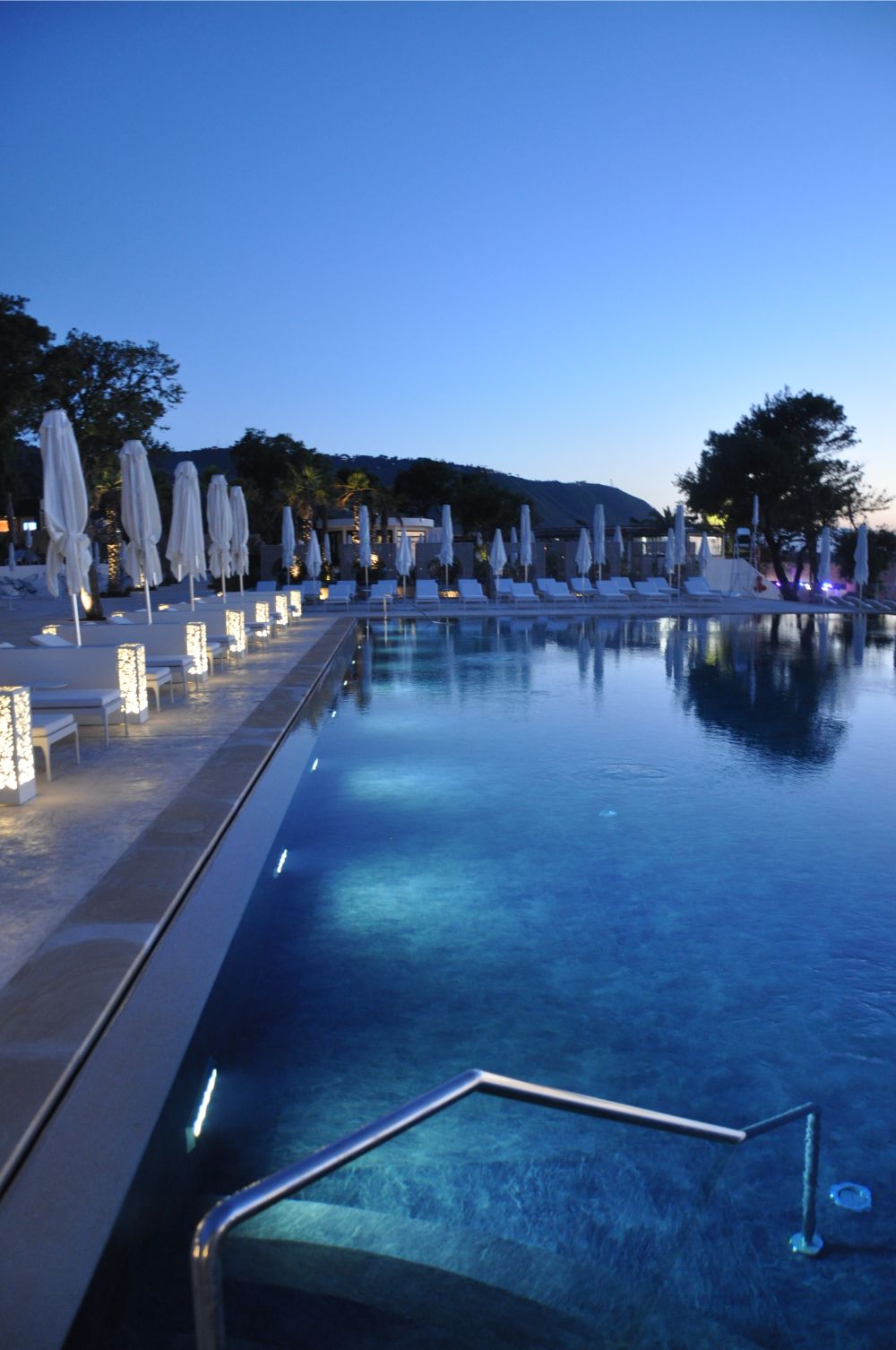 piscina del club med a cefalù