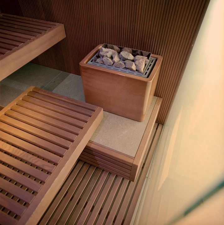 sauna con stufa a pietre laviche