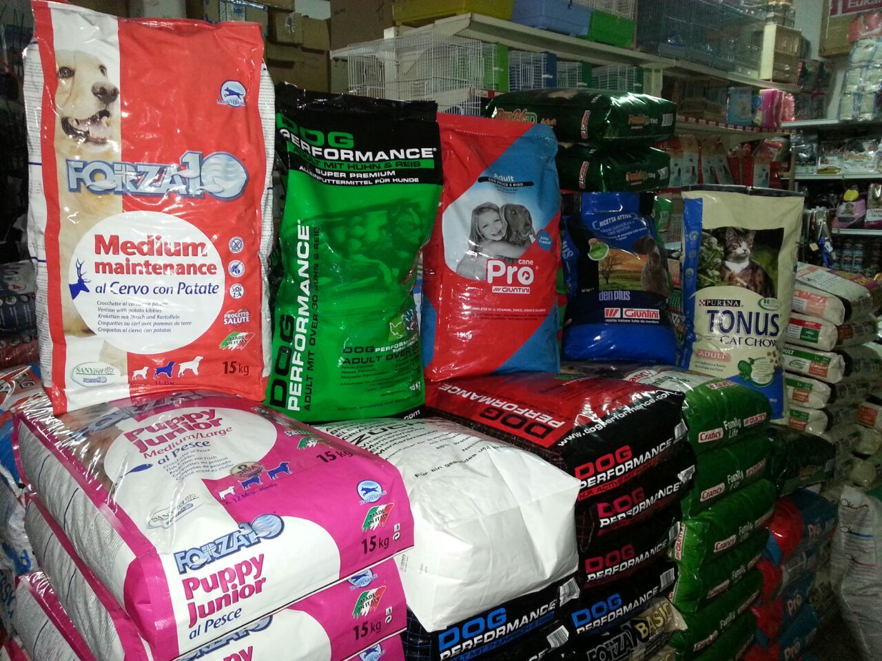 cibo per cani in vendita