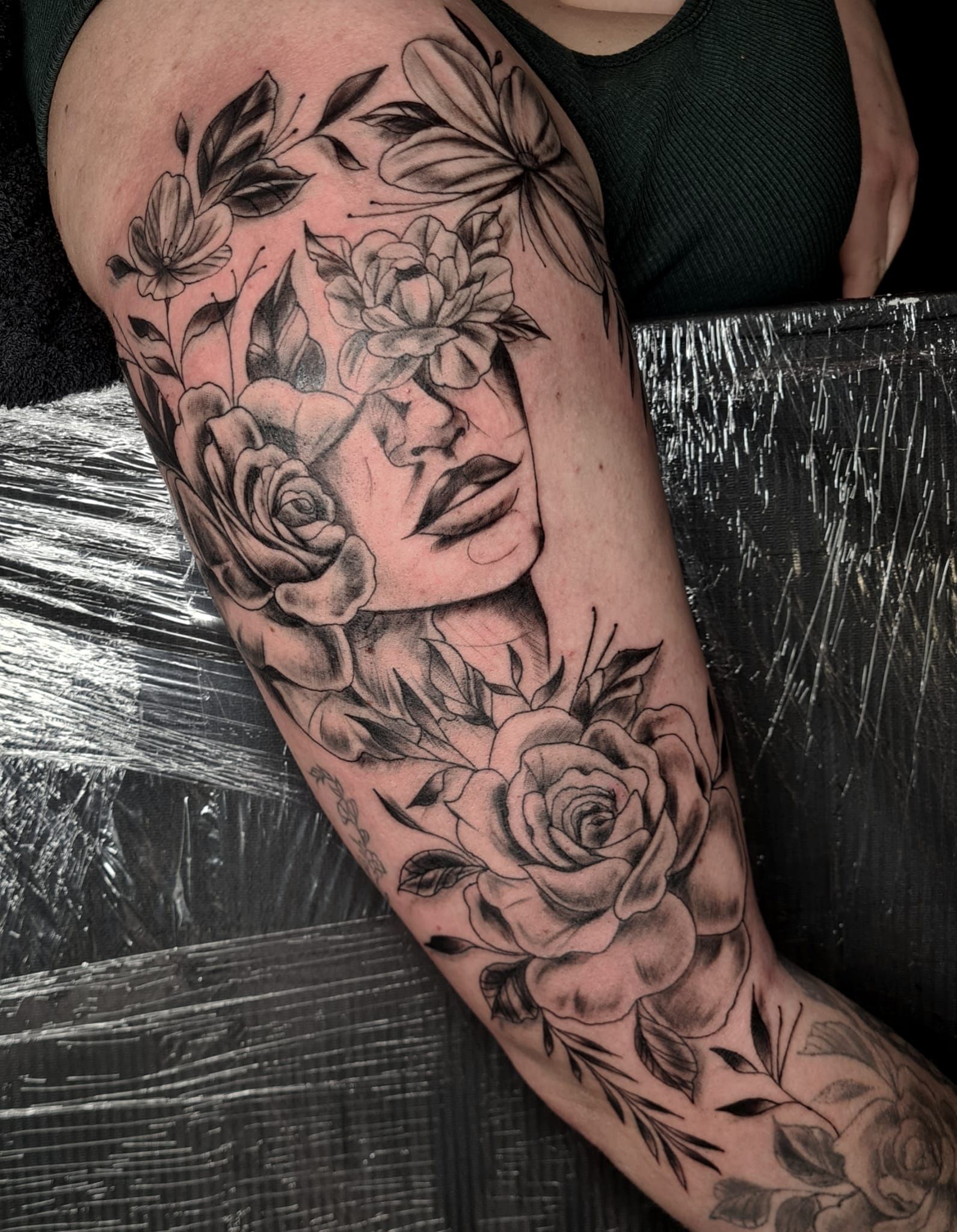 Blumen Frauen Gesicht Tattoo