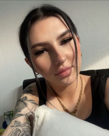 Sally Tätowiererin