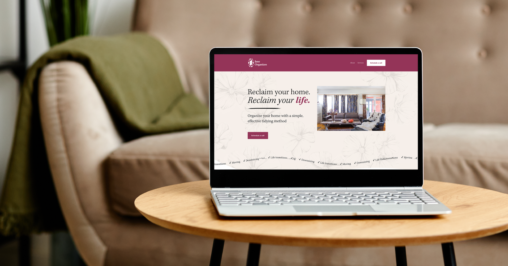 laptop on computer with home organizer website