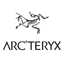 Arc'teryx nace en 1989, cuando dos escaladores canadienses, Dave Lane y Jeremy Guard, obsesionados con este deporte, concibieron la idea de desarrollar ropa exclusiva para la escalada, bajo el nombre de Rock Solid. No fue hasta 1992, que sus fundadores decidieron cambiar el nombre de la compañía por uno que fuera más afín a la visión de su empresa: la de innovar y desarrollar productos outdoor, de la forma más disruptiva posible. Así surgió la idea de nombrarla Arc’teryx, palabra derivada del Archaeopteryx lithographica, un fósil de 140 millones de años correspondiente al primer reptil que dió un salto evolutivo y desarrollo plumas para volar.