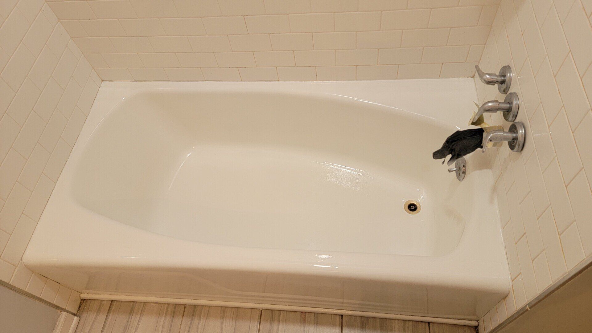Clean Bathtub After — N. Charleston, SC — Surface Specialists