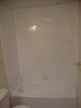 After Refinished Tub - Wall Tile — N. Charleston, SC — Surface Specialists