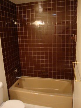 Before Refinished Tub - Wall Tile — N. Charleston, SC — Surface Specialists