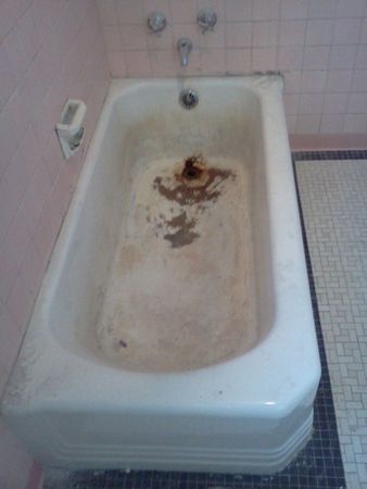 Dirty Bathtub — N. Charleston, SC — Surface Specialists