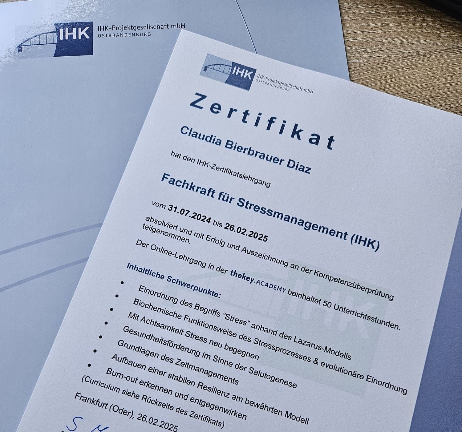 Zertifikat von Claudia Bierbrauer Diaz für die Fachkraft für Stressmanagement (IHK).