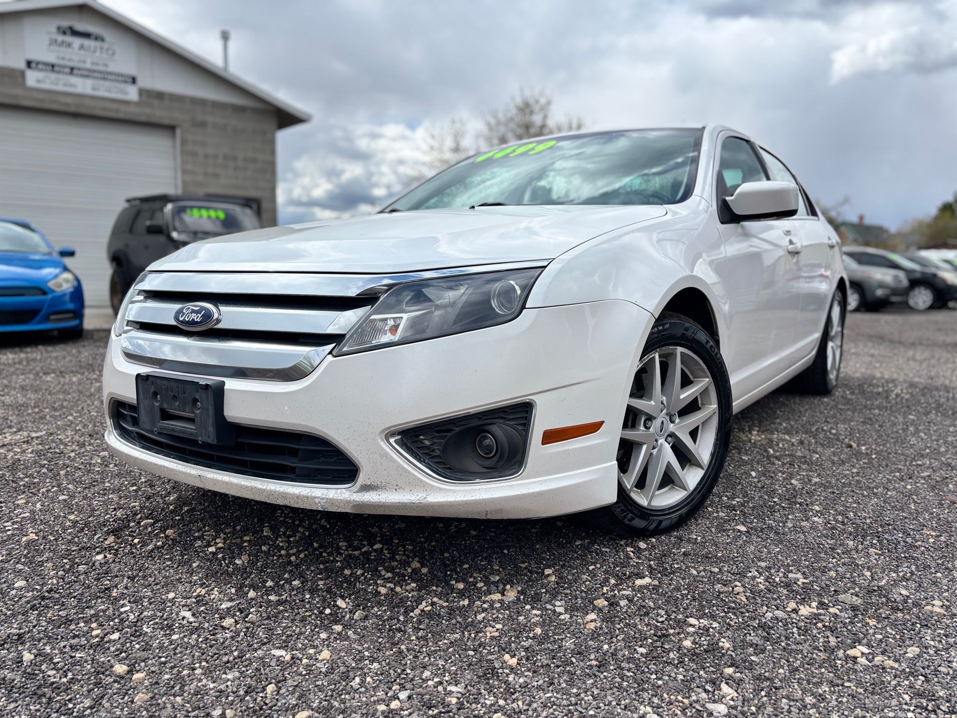 Clean title, great on gas mileage, leather/heather seats.
