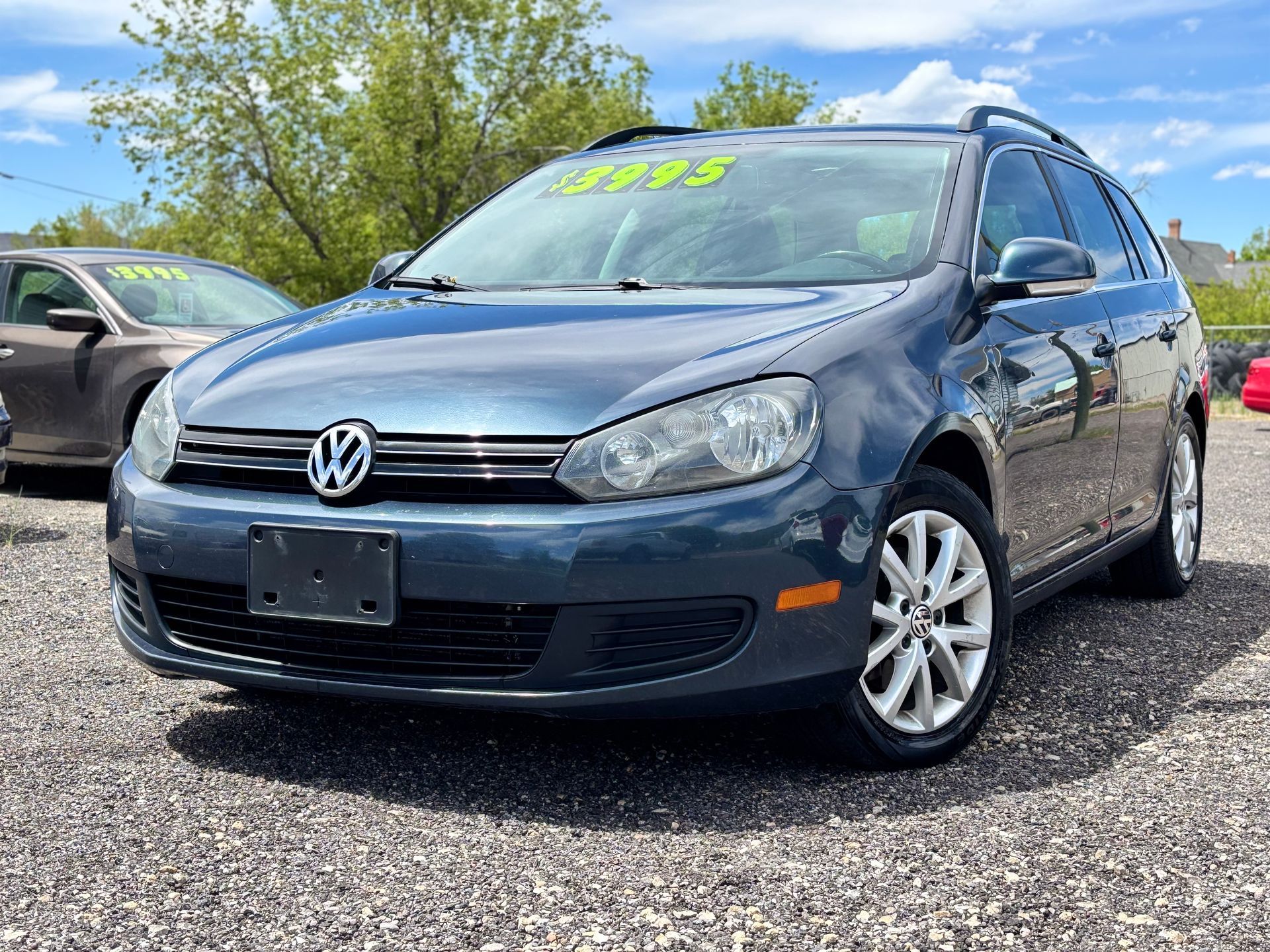 Clean title, leather seats, clean interior, alloy wheels, great on gas mileages.