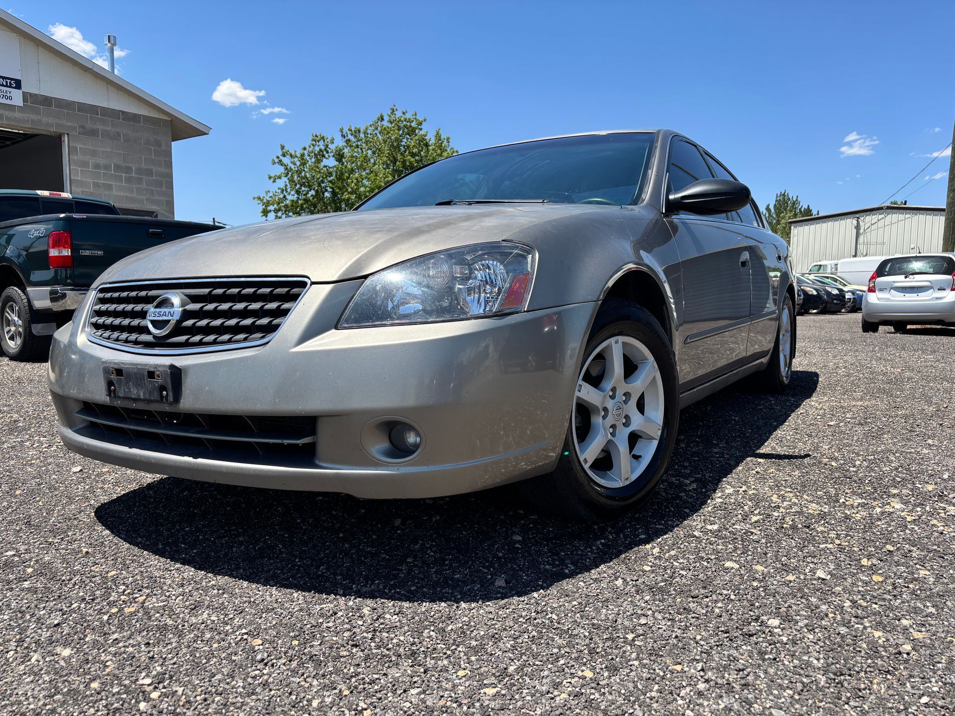 Clean title, FWD, Alloy wheels, reliable, leather interior.