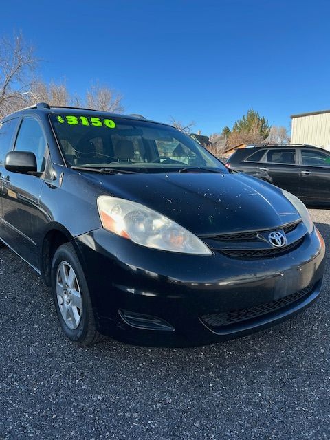 2009 TOYOTA SIENNA LE