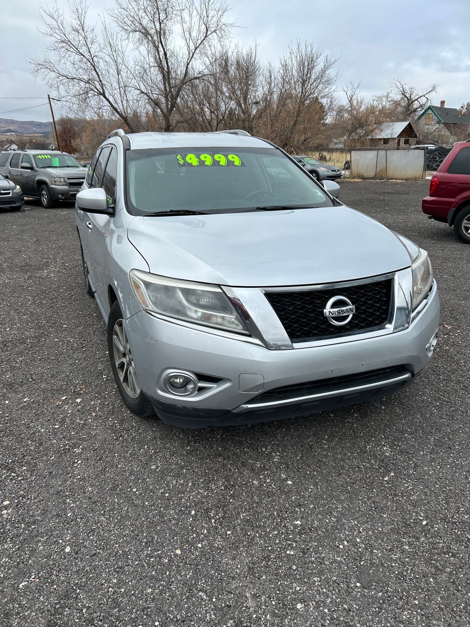 Clean Title, 3-row seats, Nissan Pathfinder