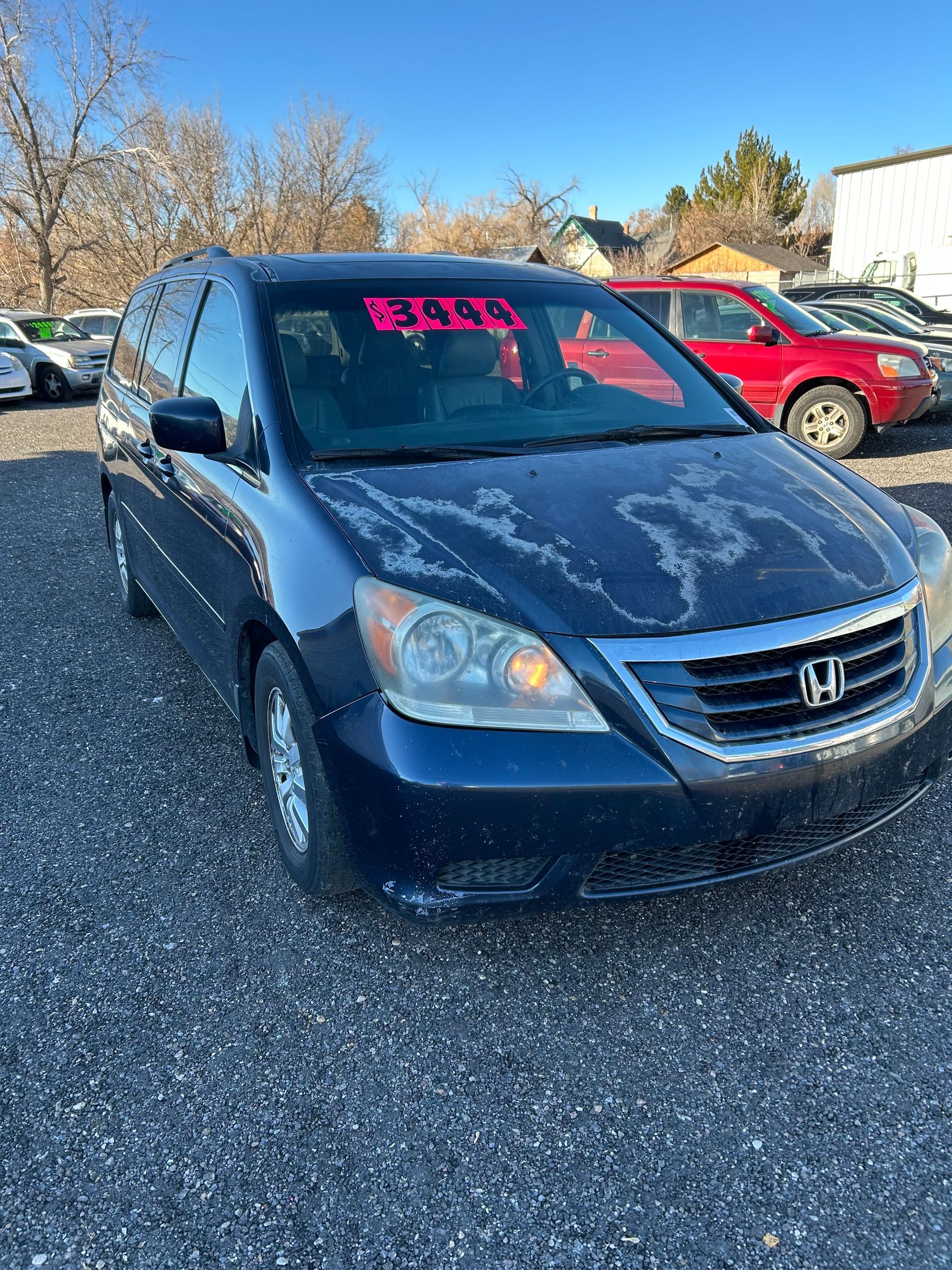 Clen title, alloy wheels, minivan