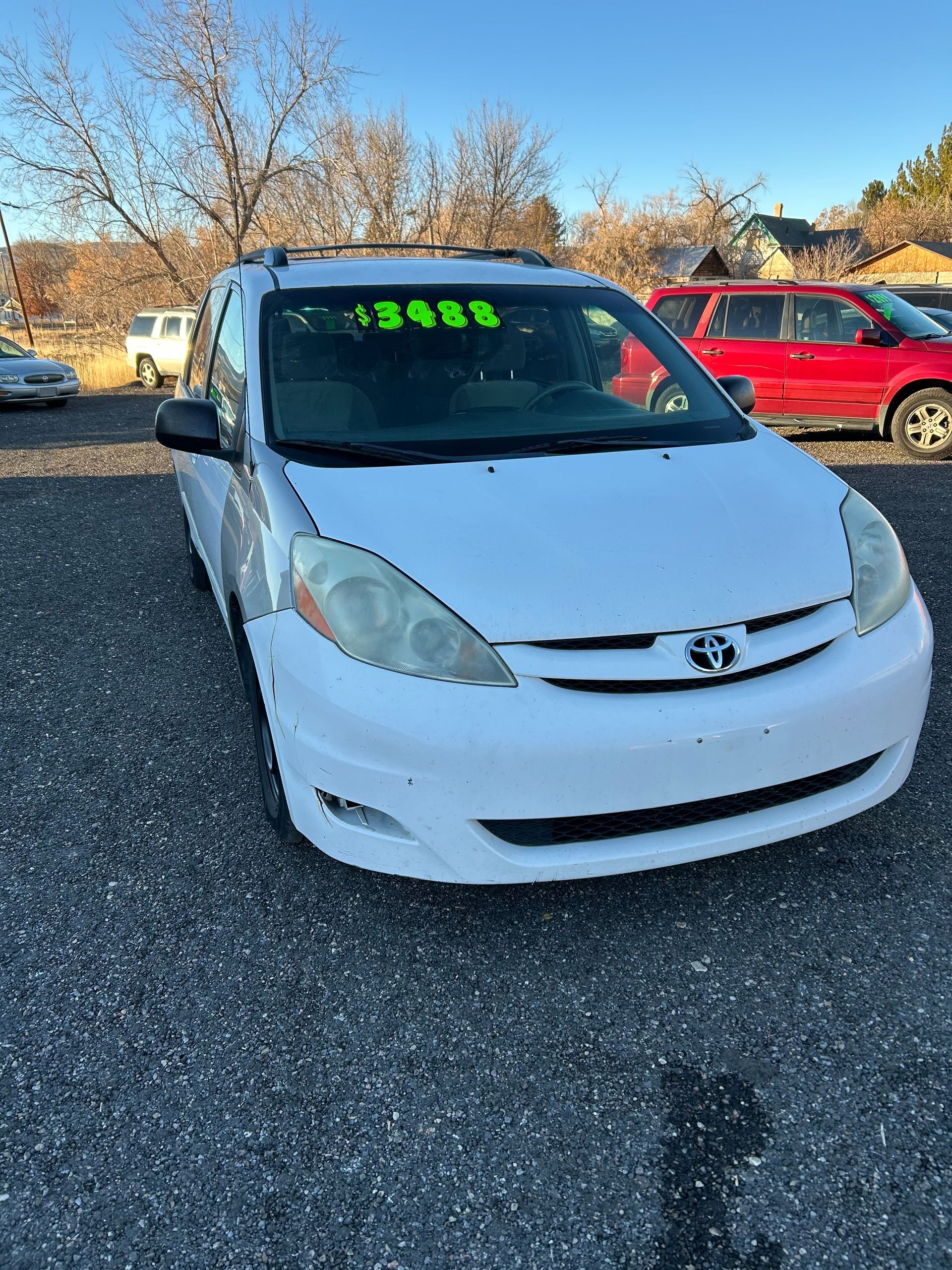 Clean title, LE trim, Minivan