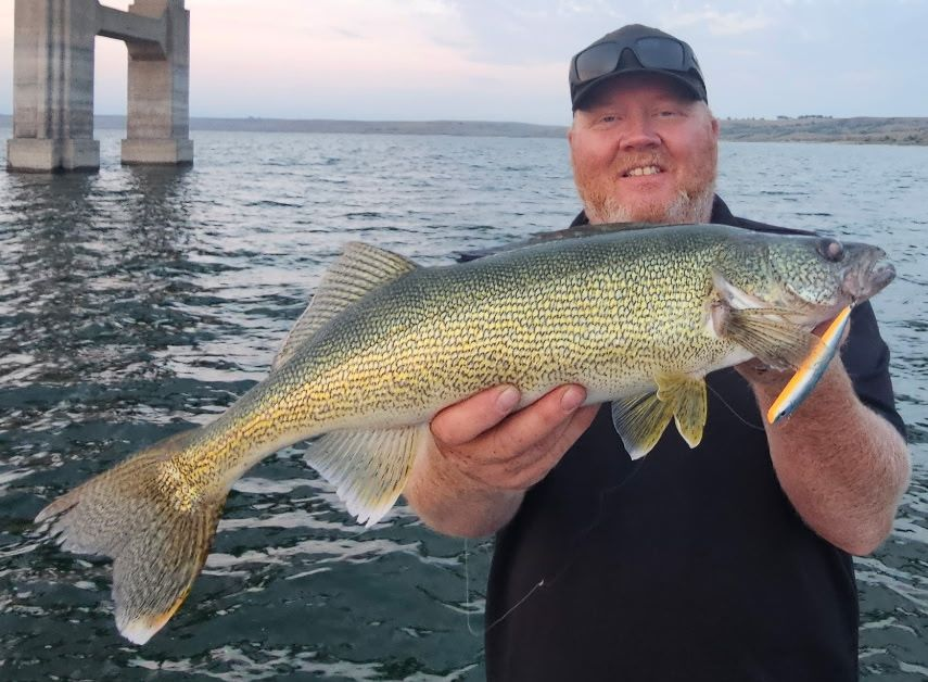 Lake Oahe Walleye and Smallmouth Bass Fishing - Whitlock Bay - Gettysburg, SD