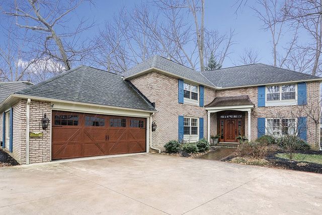 House With A Garage — Lincoln, NE — Pioneer Overhead Door 3G, LLC