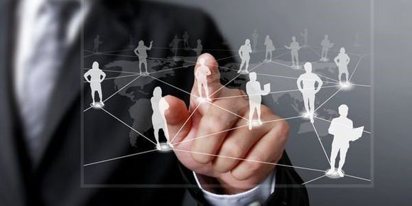 man pressing the man icon in the link