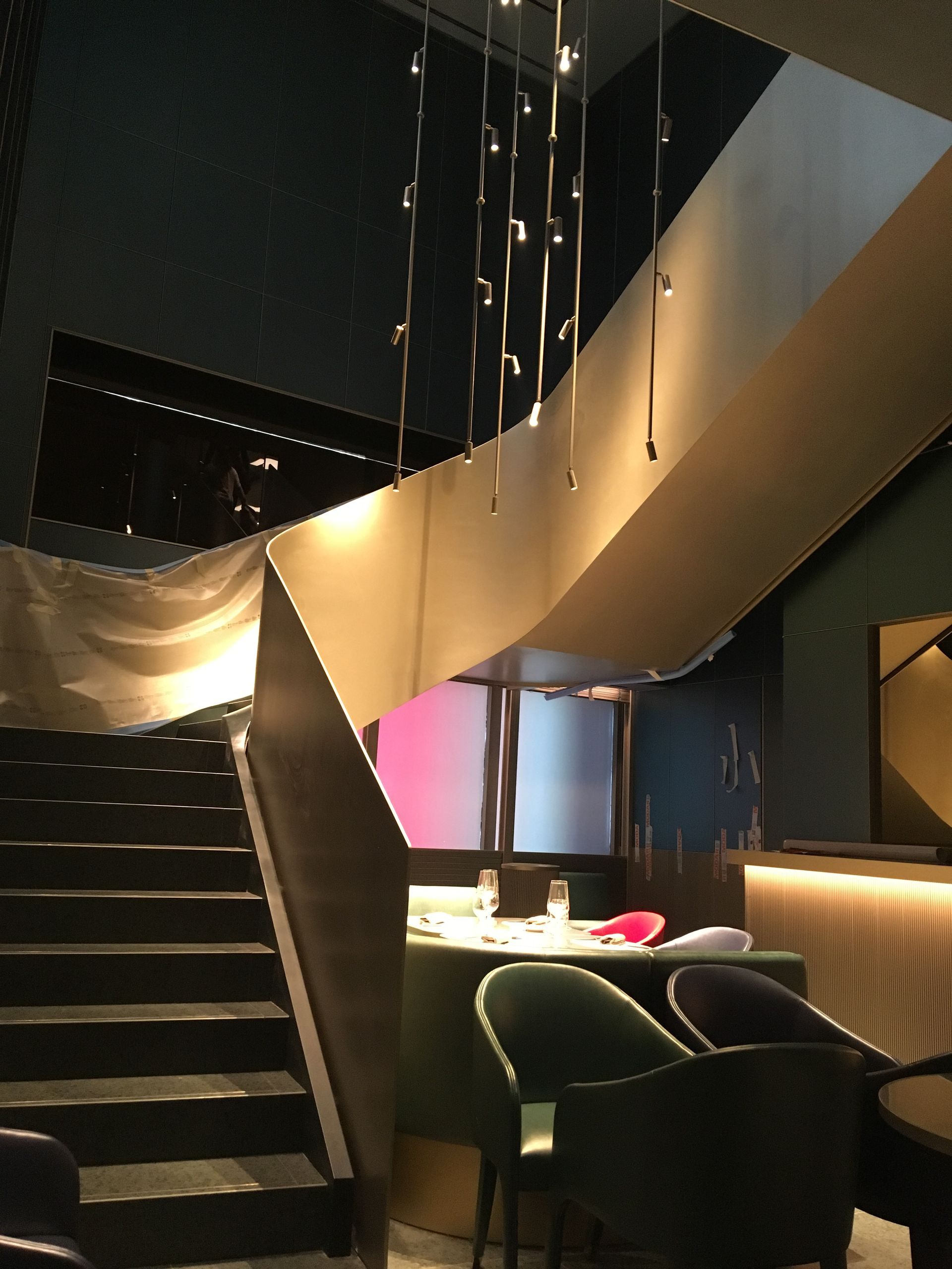 Shelves and steps in turnkey shopfitting and retail work