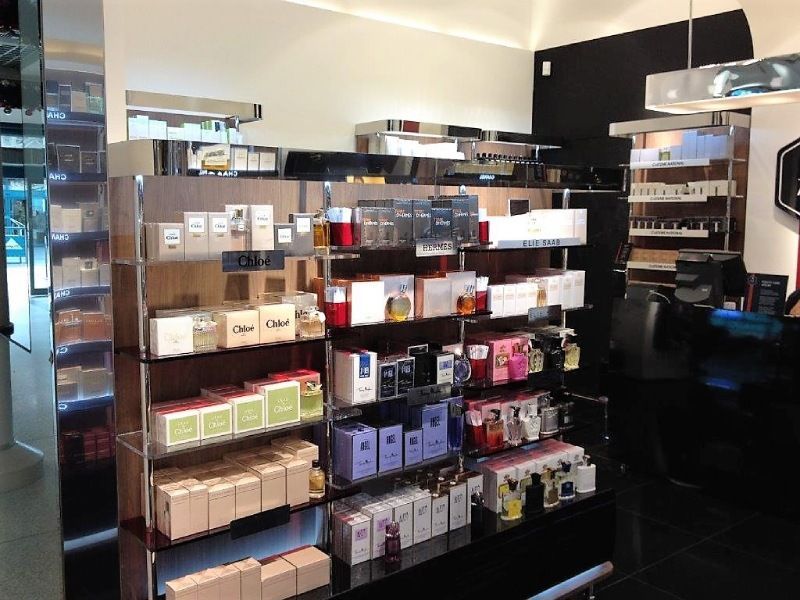 Scaffali negozio Atelier