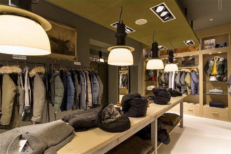 Scaffali negozio Woolrich
