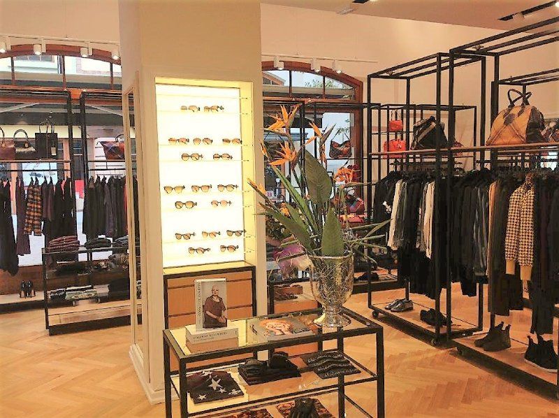 Interno negozio Vivienne Westwood