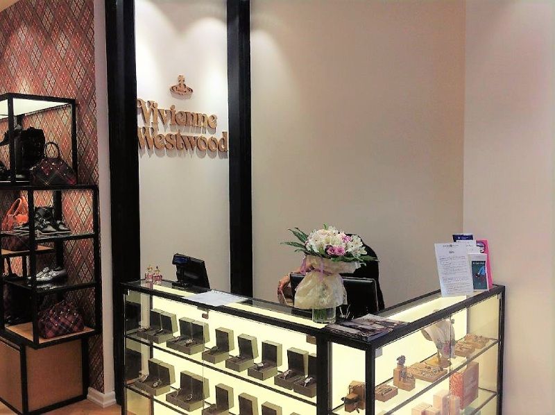 Espositori negozio Vivienne Westwood