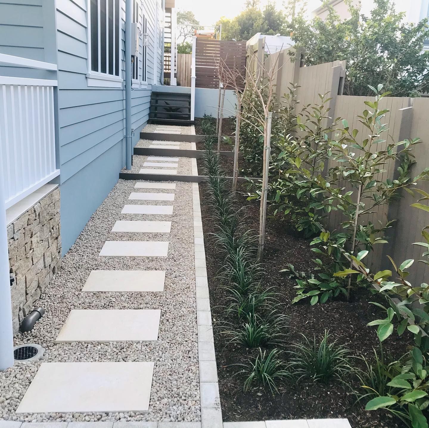 2kg Fiberglass Handle Splitting Axe — Caloundra Landscape Supplies in Caloundra, QLD