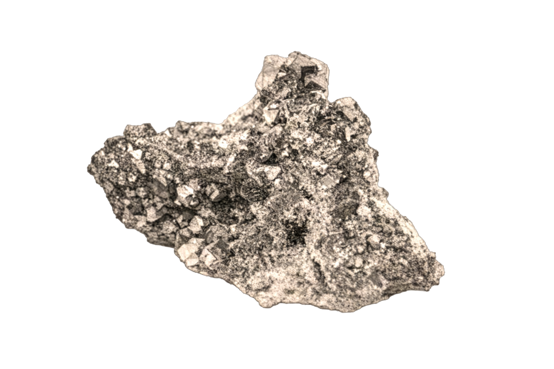 粗糙的結晶礦物標本，具有金屬般的銀灰色光澤和棱角分明的立方體特徵。