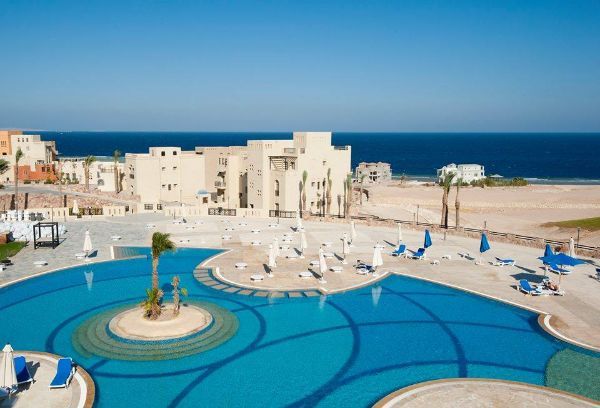 Piscina con isolotti