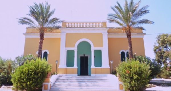 Scalinata e ingresso