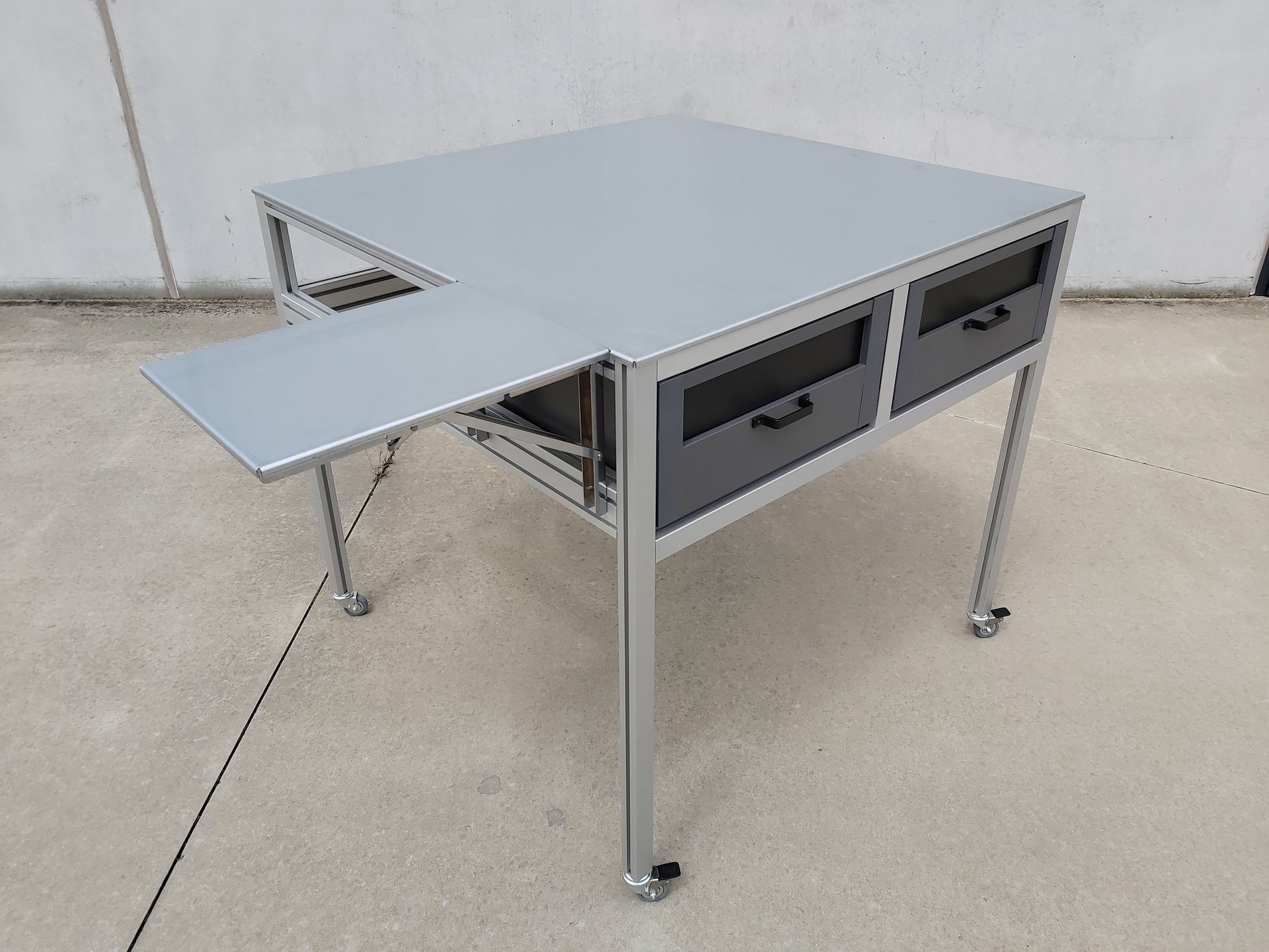 werktafel met schuiven in aluminiumprofielen