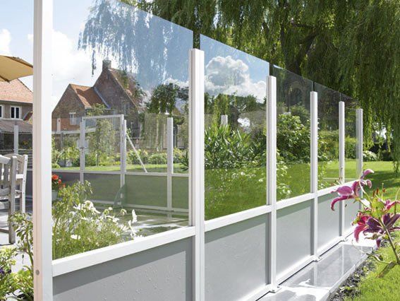 Windscherm voor terras gemaakt in aluminiumprofielen Alumes