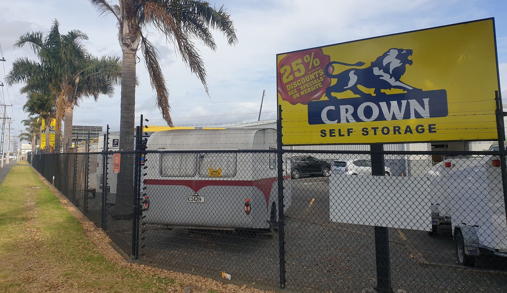 Car storage - Onehunga, Auckland | Crown Self Storage