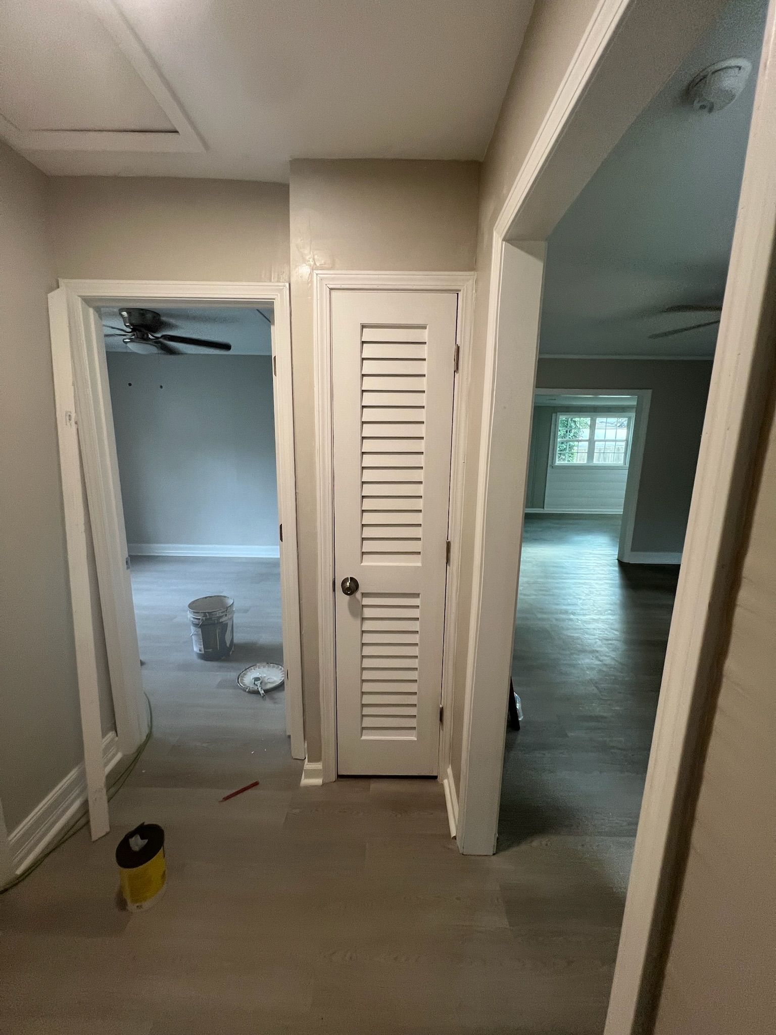 An empty room with a lot of drywall on the walls