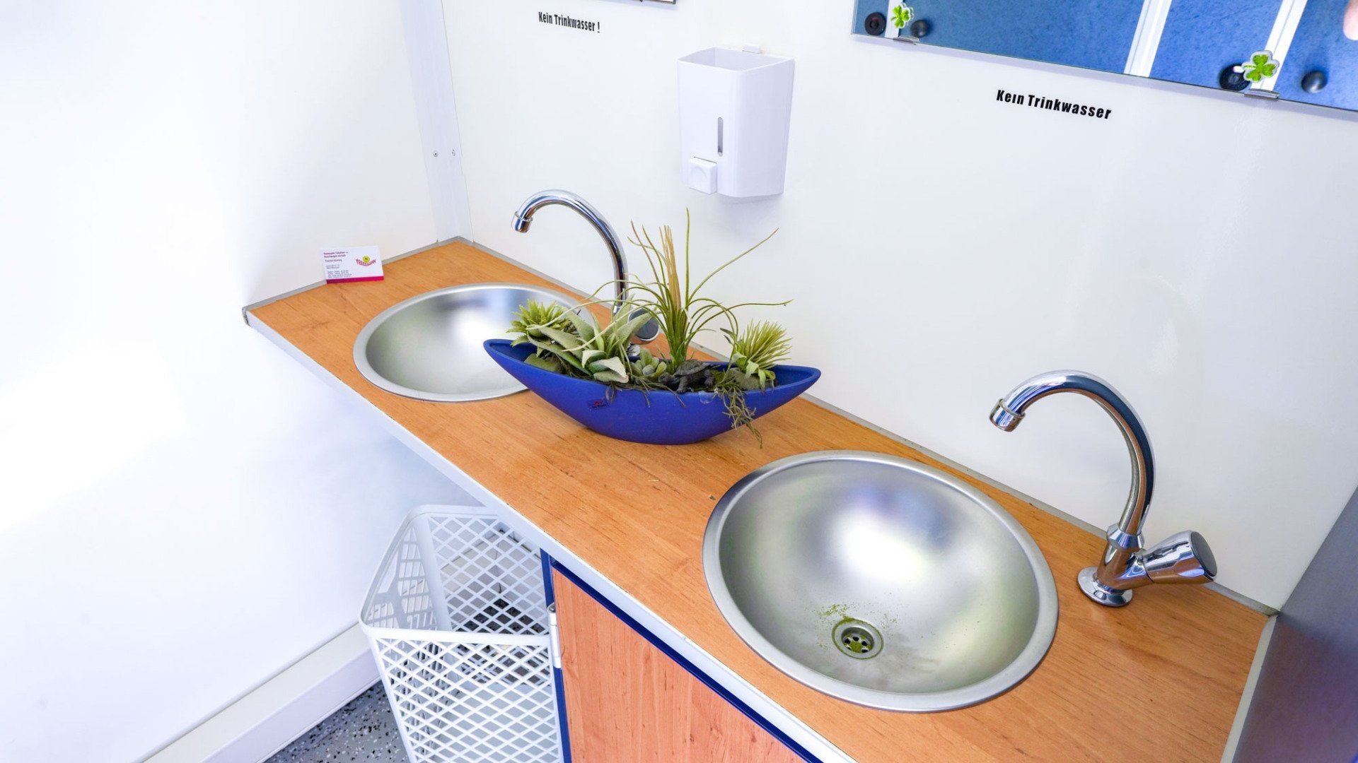 6er Toilettenwagen VIP - Detail