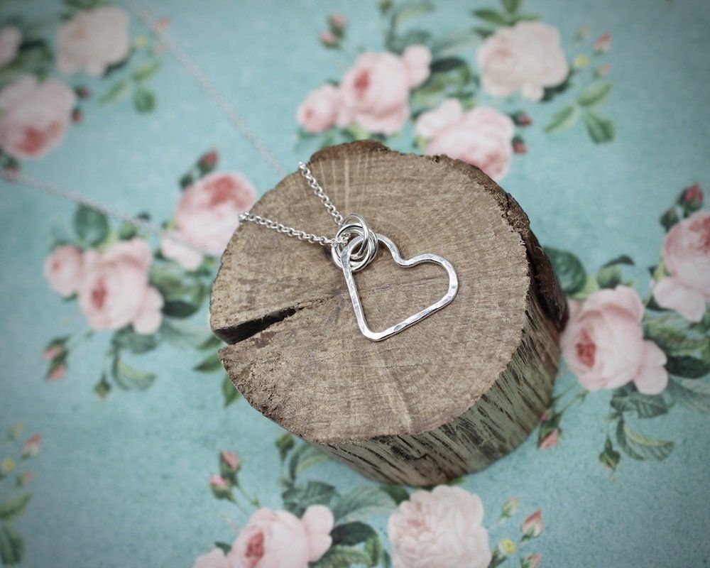 Simple Hammered Heart & Lover's Knot Pendant Necklace