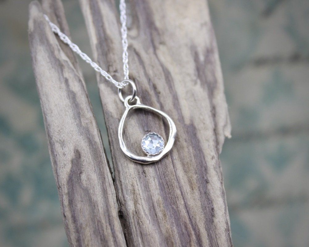 Dainty Aquamarine Pendant Necklace