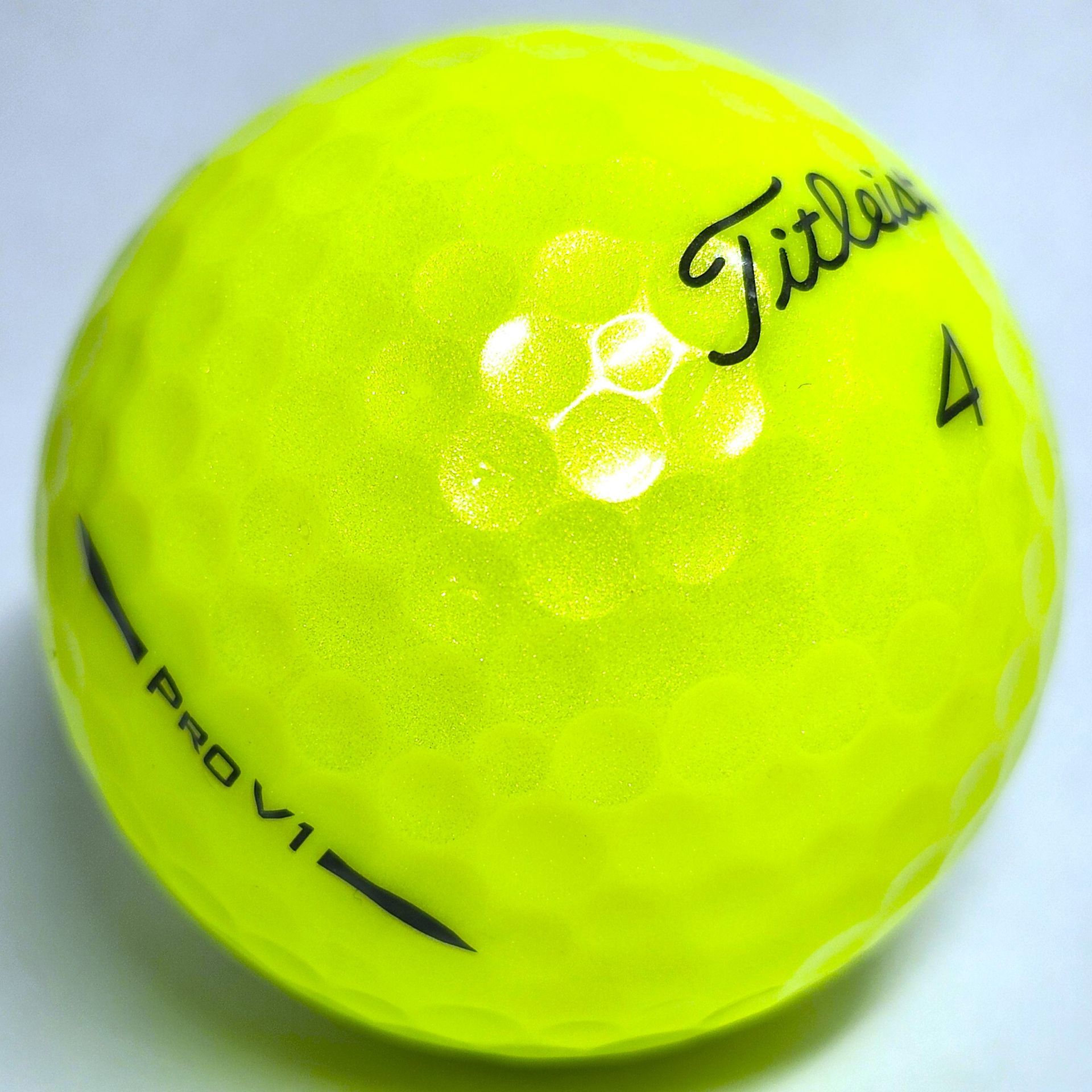 Titleist Pro V1 Yellow 2025-2026
