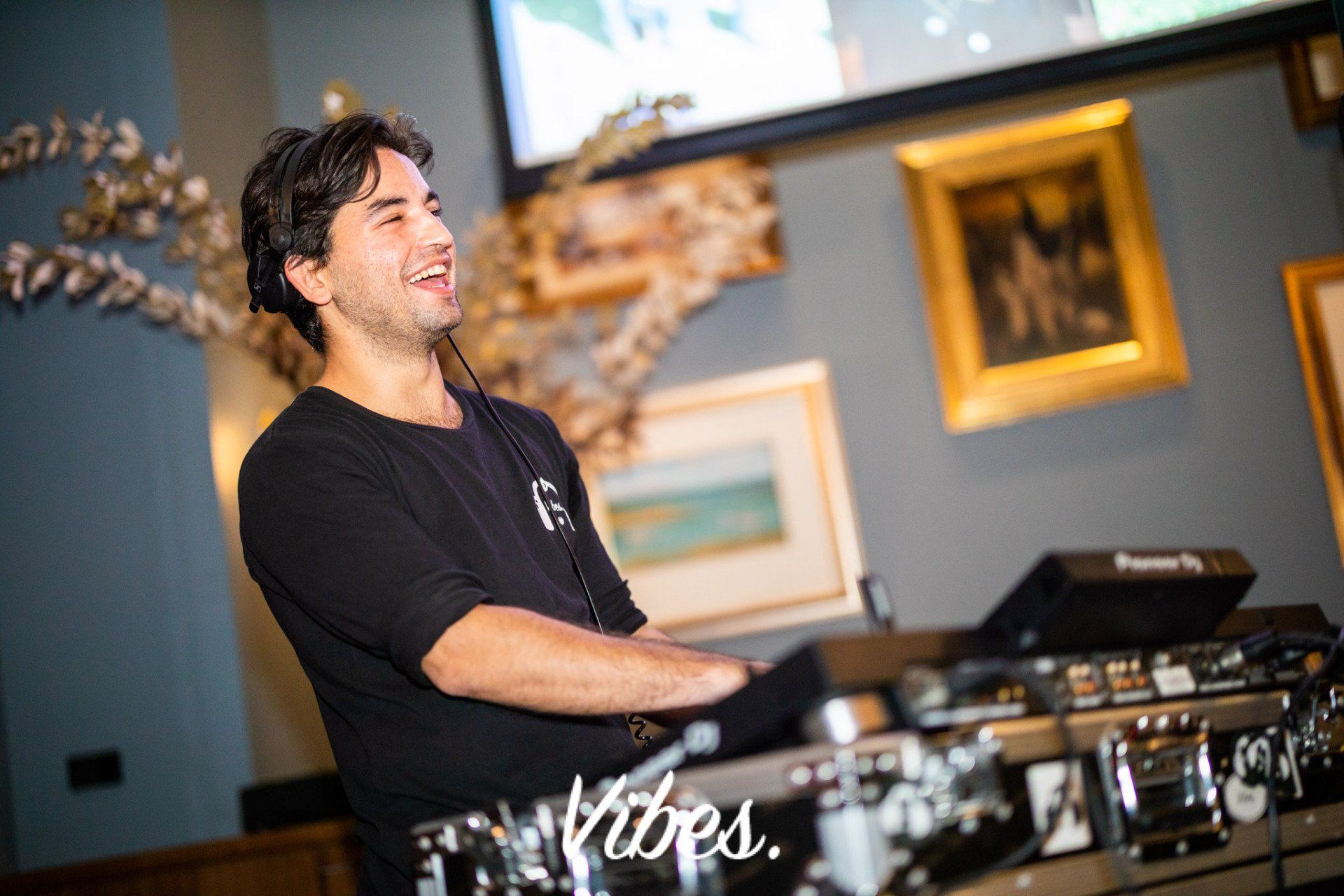 DJ Oscar Jamo Performing at private event